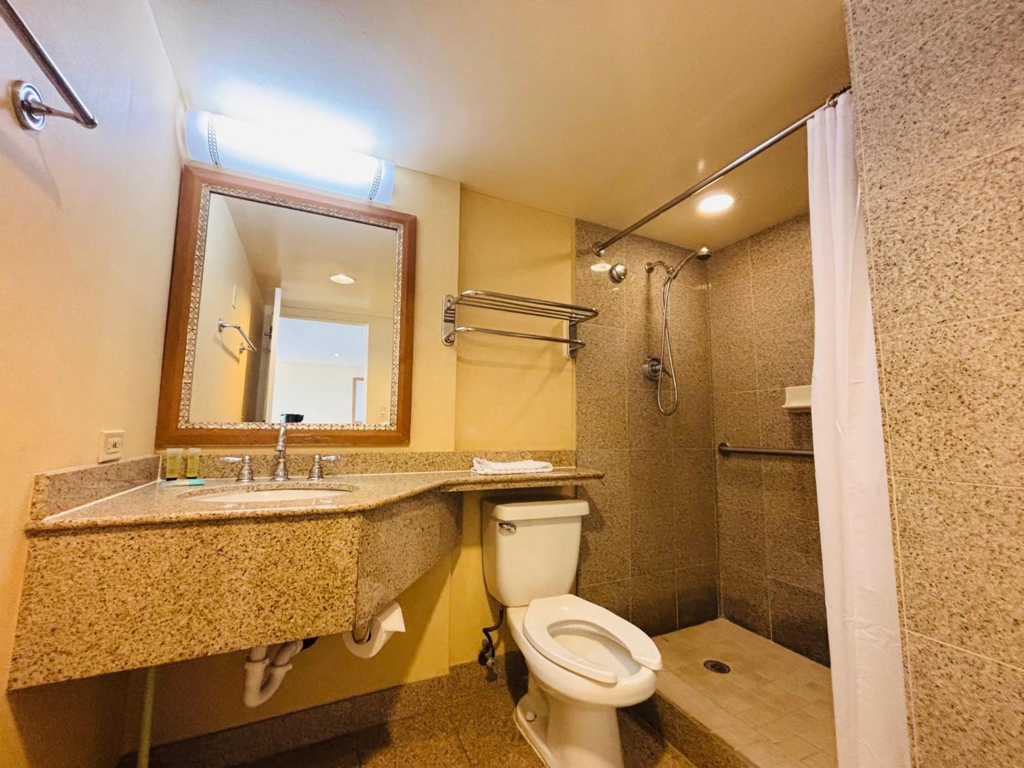 Ilikai Apt 308 - Spacious Studio With Stunning Ocean & Harbor Views Honolulu Ngoại thất bức ảnh
